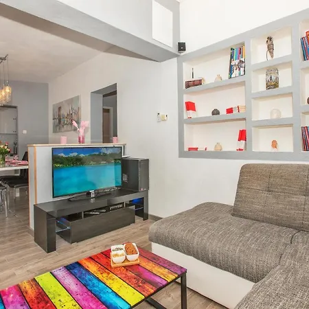 Koko With Private Jacuzzi * ماكارسكا