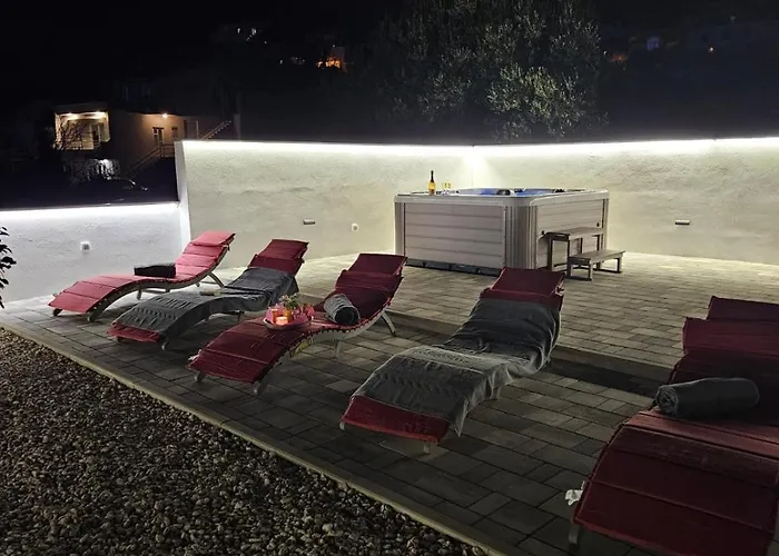 Koko With Private Jacuzzi *