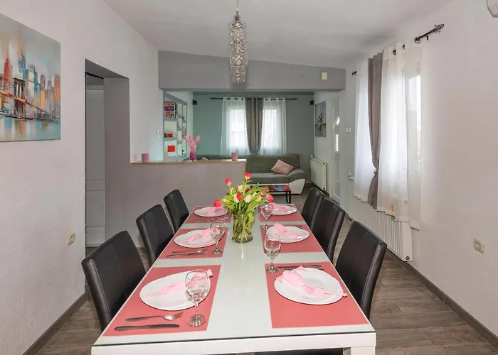 Apartment Koko With Private Jacuzzi Makarska