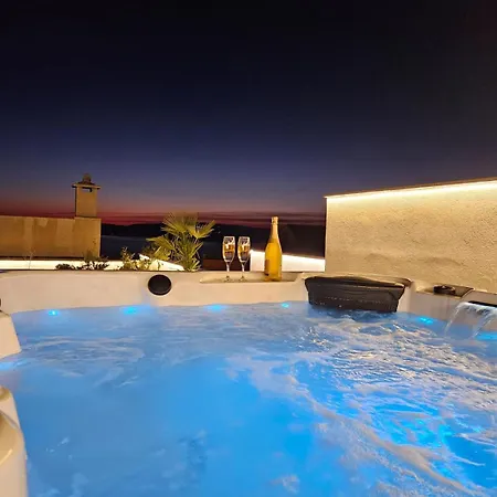 Koko With Private Jacuzzi Apartman Makarska
