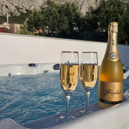 Appartamento Koko With Private Jacuzzi