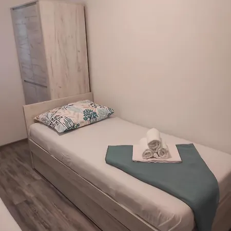 Koko With Private Jacuzzi Apartamento Makarska