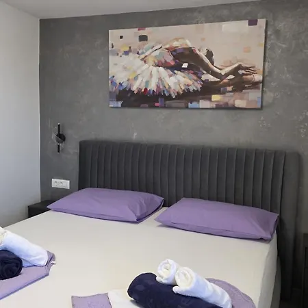 Koko With Private Jacuzzi Makarska