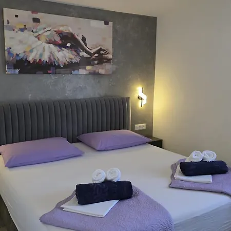 Koko With Private Jacuzzi Makarska