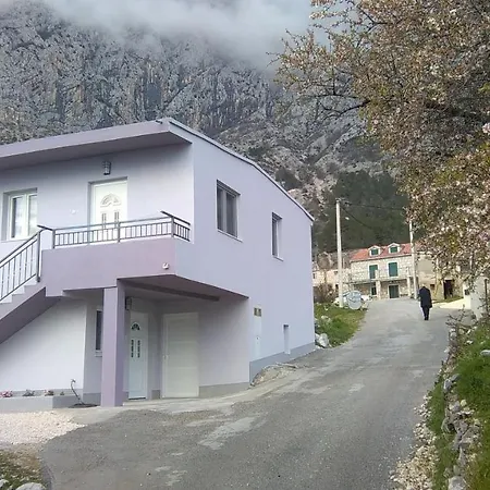 Koko With Private Jacuzzi Apartamento Makarska