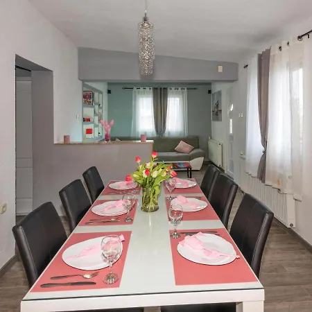 Apartman Koko With Private Jacuzzi Makarska