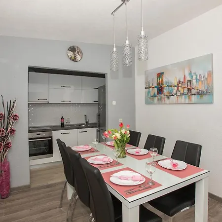 Koko With Private Jacuzzi