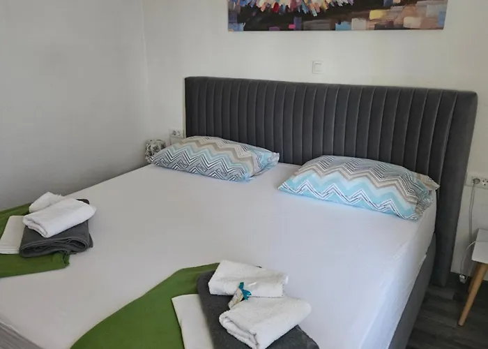 Koko With Private Jacuzzi * Makarska