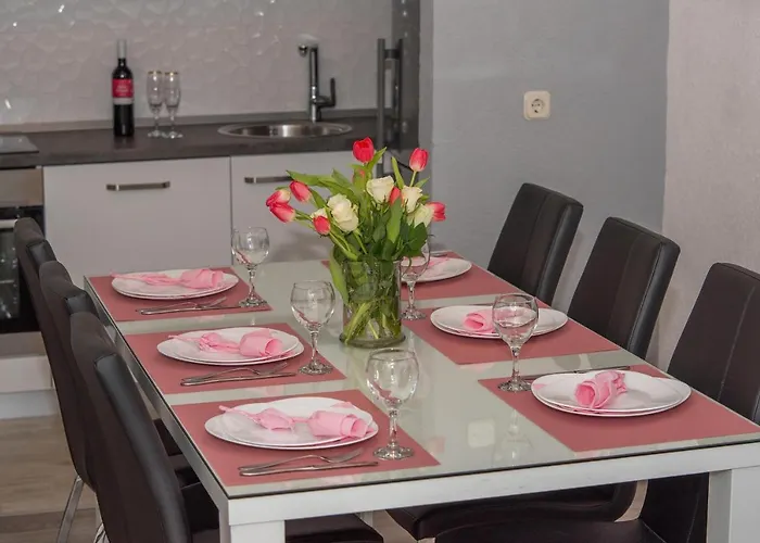 公寓 Koko With Private Jacuzzi