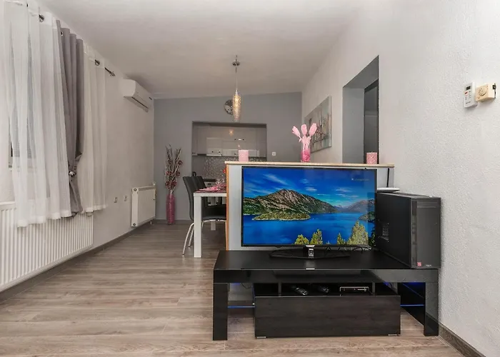 Koko With Private Jacuzzi * Makarska