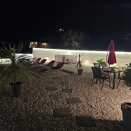 Koko With Private Jacuzzi